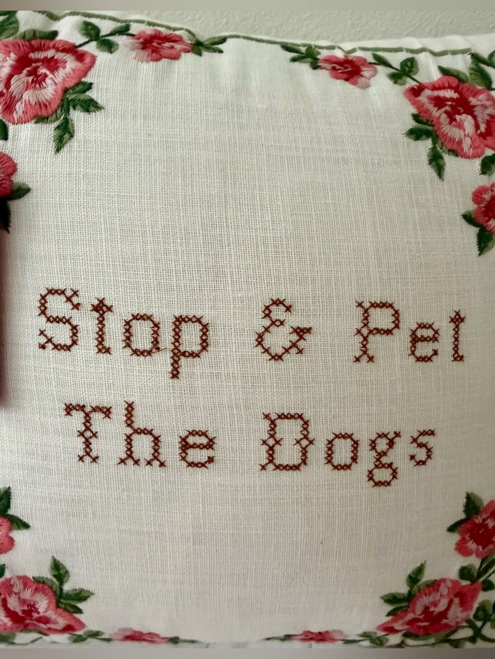 Stop & Pet The Dogs pillow NWT Maeve & Rose - Picture 5 of 7